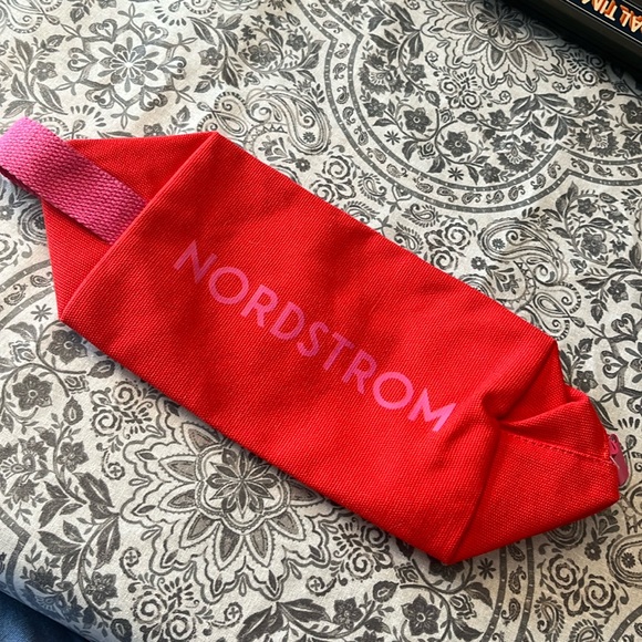 NORDSTROM BEAUTY Cosmetic Bag - Picture 3 of 5